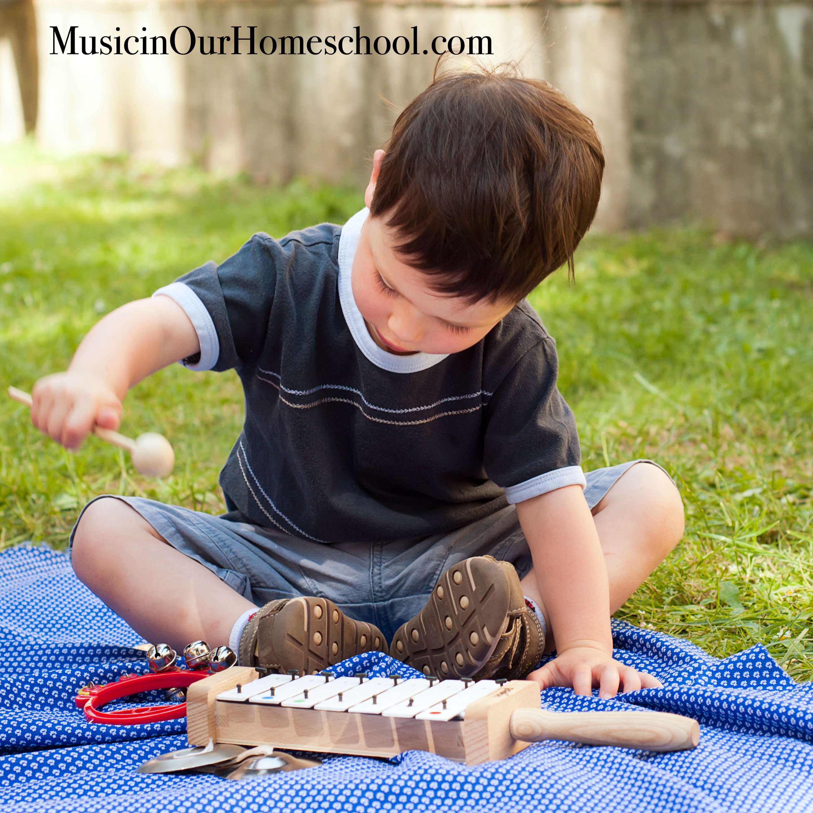 How to Teach Music the Charlotte Mason Way #charlottemason #musicinourhomeschool #homeschoolmusic